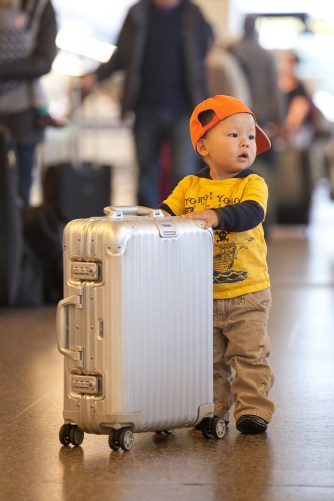 2015-12-03-Yijia-Take-Airplans-1