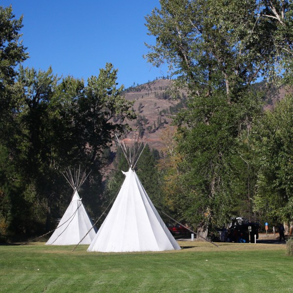 2016-10-16-blog-yellowstone-roadtrip-tipi